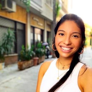 Meet your Posher, Alexis